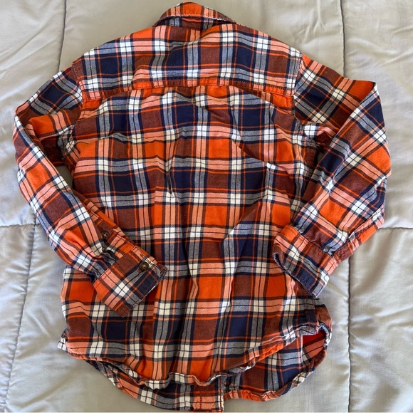 Lot of 2 Boys Button up shirt - 1 Children’s Place & 1 Carters Size 4T - Picture 5 of 10